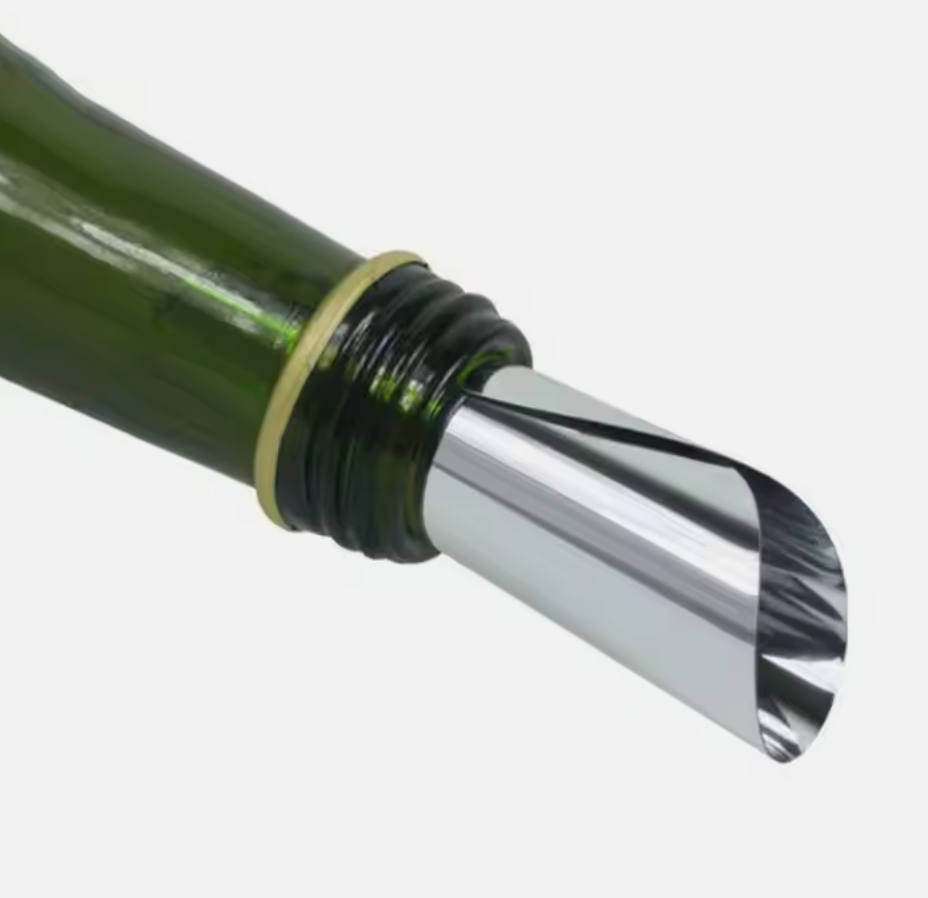 Angus Metal Wine Poure